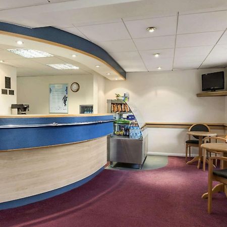 Days Inn Michaelwood M5 Falfield Exterior photo