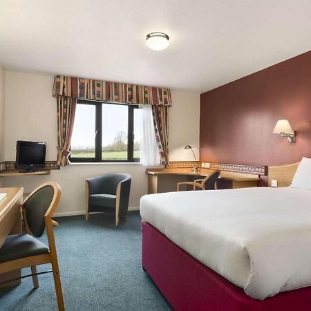 Days Inn Michaelwood M5 Falfield Exterior photo