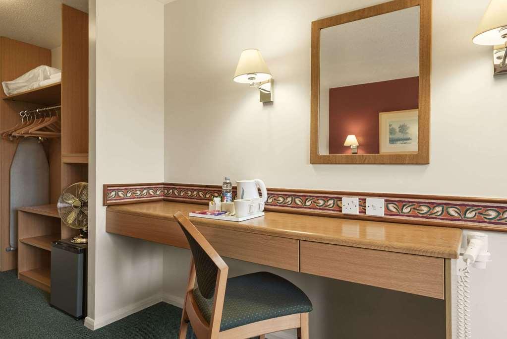 Days Inn Michaelwood M5 Falfield Room photo