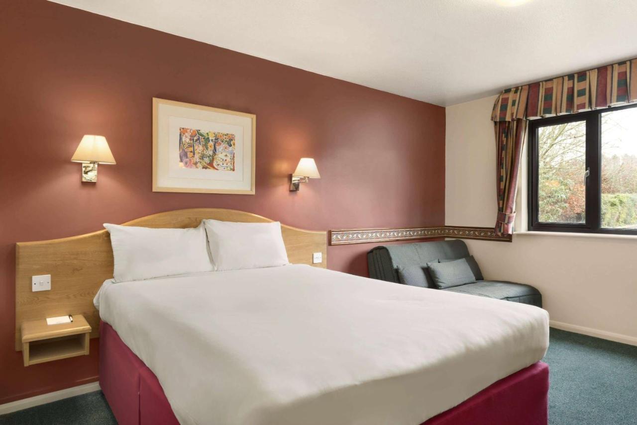 Days Inn Michaelwood M5 Falfield Exterior photo