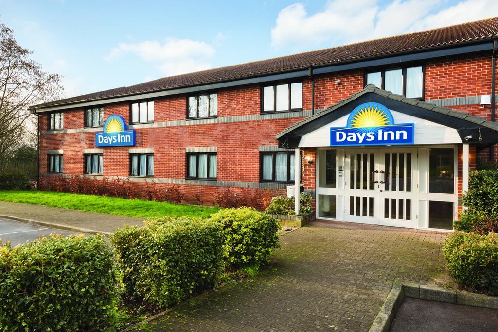 Days Inn Michaelwood M5 Falfield Exterior photo