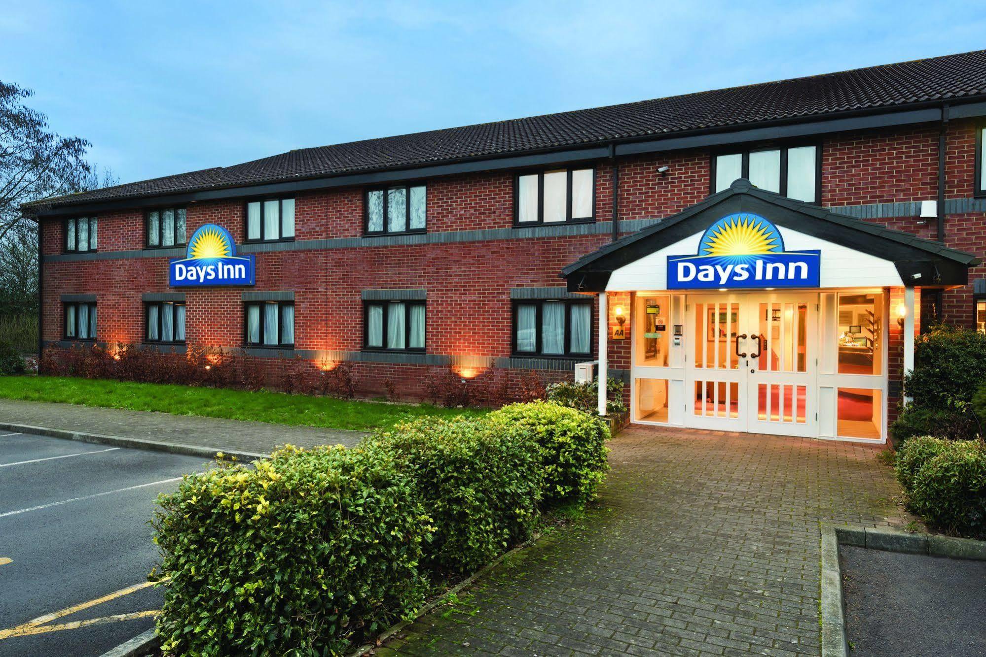 Days Inn Michaelwood M5 Falfield Exterior photo